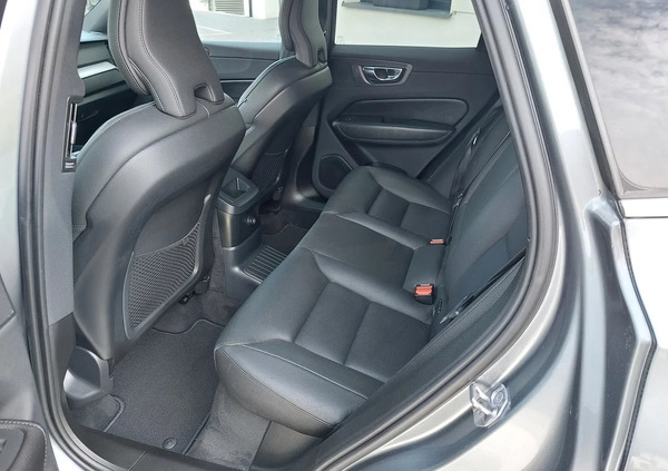 Volvo XC 60 cena 159000 przebieg: 65000, rok produkcji 2019 z Grudziądz małe 191